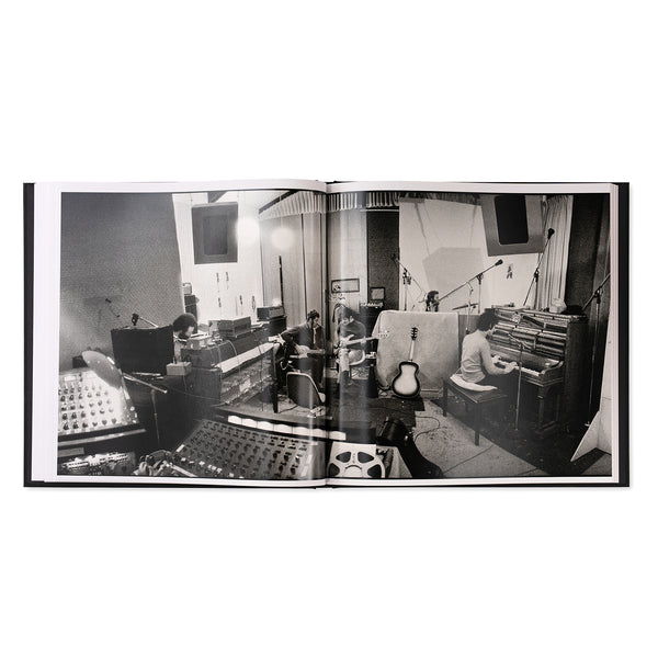 The Band Photographs, 1968-1969: Two-Volume Set – Insight Editions