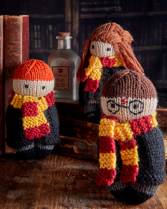 Harry Potter: Knitting Magic: The Official Harry Potter Knitting Pattern  Book
