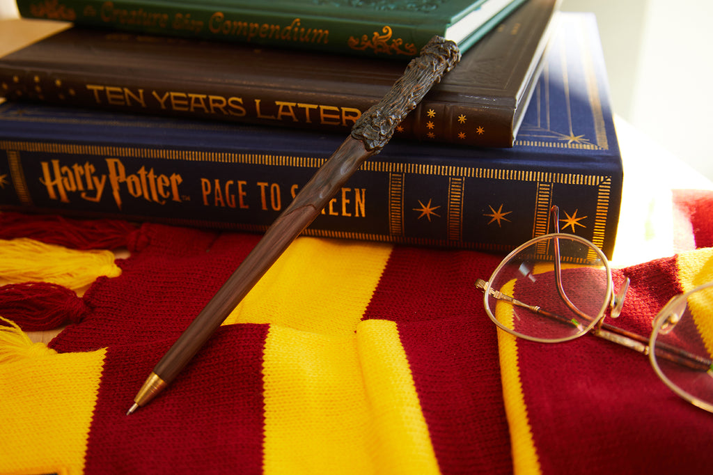 Harry Potter - Wand Pens x4 in Olivanders Box - Shop paladone-hk Ballpoint  & Gel Pens - Pinkoi