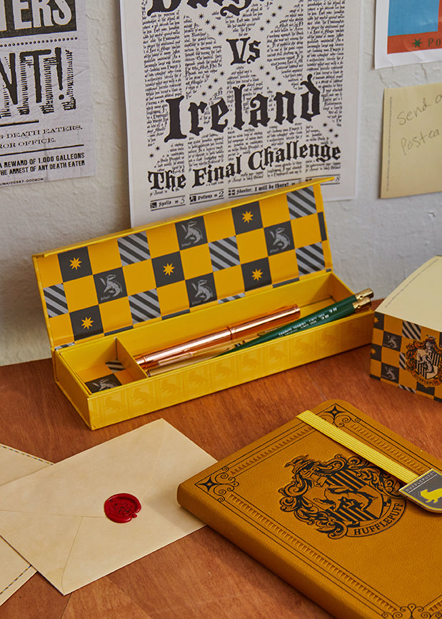 Harry Potter: Hufflepuff Magnetic Pencil Box